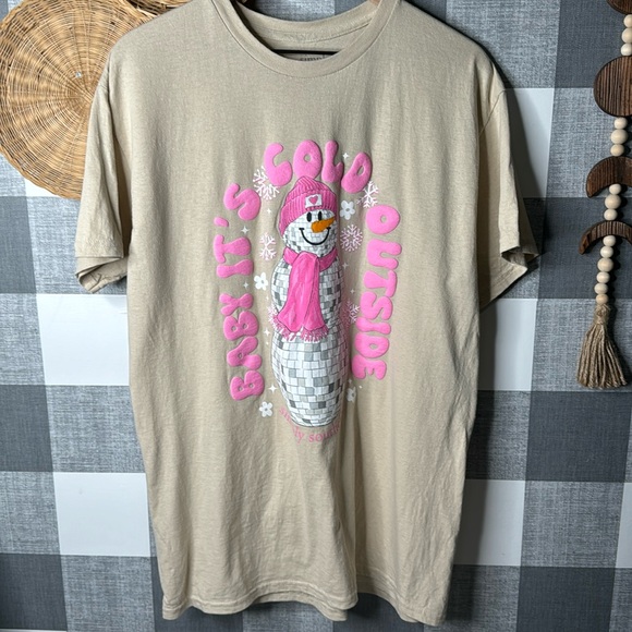 Simply Southern Baby it’s Cold Outside T shirt - Picture 1 of 6